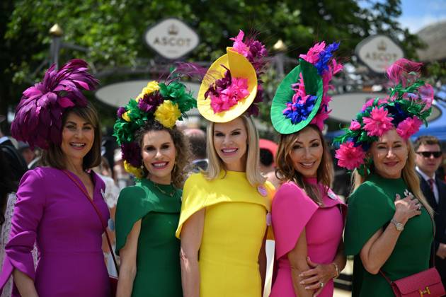Royal Ascot 2026 BERKSHIRE, UNITED KINGDOM - JUNE 18: Visitors wearing elaborate hats and elegant outfits attend the third day of the traditional Royal Ascot horse racing event, held in the United Kingdom since 1711, at Ascot Racecourse in Berkshire, United Kingdom on June 18, 2026. Rasid Necati Aslim Anadolu Berkshire United Kingdom. Editorial use only. Please get in touch for any other usage. Copyright: x2026xAnadoluxRasidxNecatixAslimx