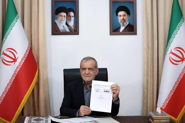 Iranian President Pezeshkian signs agreement aimed at ending Iran-U.S. conflict TEHRAN, IRAN - JUNE 18: (----EDITORIAL USE ONLY – MANDATORY CREDIT - IRANIAN PRESIDENCY HANDOUT - NO MARKETING NO ADVERTISING CAMPAIGNS - DISTRIBUTED AS A SERVICE TO CLIENTS----) Iranian President Masoud Pezeshkian signs a memorandum of understanding aimed at ending the war between Iran and the United States, brokered by Pakistan, at his office in Tehran, Iran, on June 18, 2026. Iranian Presidency Anadolu Tehran Iran. Editorial use only. Please get in touch for any other usage.  Copyright: x2026xAnadoluxIranianxPresidencyx