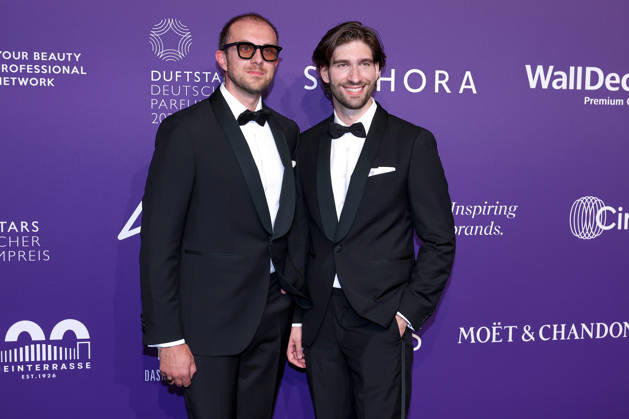 18.06.2026, Philipp Hehmann (Influencer) zusammen mit Philip Deml (Influencer) auf dem Purple Carpet bei den Verleihung des DUFTSTARS Award in den Rheinterrassen Düsseldorf. Der Deutscher Parfumpreis DUFTSTARS 2026 zählen zu den renommiertesten Beautyawards und Duft-Awards Deutschlands. Nordrhein-Westfalen Deutschland