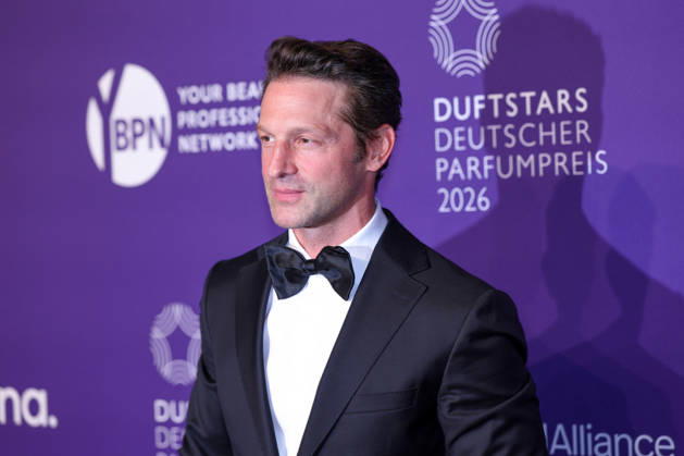 18.06.2026, Alexander Kumptner (österreichischer Koch und Fernsehkoch) auf dem Purple Carpet bei den Verleihung des DUFTSTARS Award in den Rheinterrassen Düsseldorf. Der Deutscher Parfumpreis DUFTSTARS 2026 zählen zu den renommiertesten Beautyawards und Duft-Awards Deutschlands. Nordrhein-Westfalen Deutschland