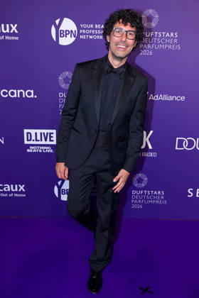18.06.2026, Boris Entrup (Friseur, Visagist und Sachbuchautor) auf dem Purple Carpet bei den Verleihung des DUFTSTARS Award in den Rheinterrassen Düsseldorf. Der Deutscher Parfumpreis DUFTSTARS 2026 zählen zu den renommiertesten Beautyawards und Duft-Awards Deutschlands. Nordrhein-Westfalen Deutschland