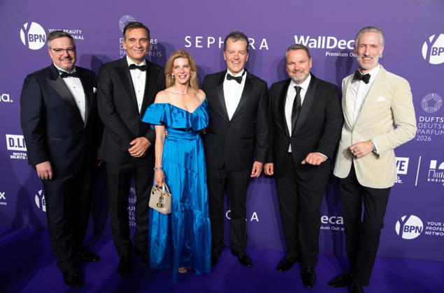 Roter Teppich, Red Carpet Show, Purple Carpet, Ankunft, arrival, bei den DUFTSTARS 2026 - Deutscher Parfumpreis Verleihung des deutschen Parfumpreises DUFTSTARS durch die Fragrance Foundation am 18.06.2026, Rheinterrassen, Duesseldorf.