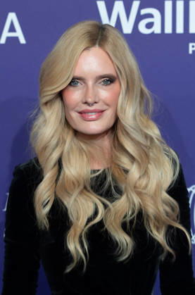 Mirja DU MONT, DUMONT, Schauspielerin, Model, Portraet, Porträt, Portrait, Angeschnittenes Einzelbild, Einzelmotiv, Roter Teppich, Red Carpet Show, Purple Carpet, Ankunft, arrival, bei den DUFTSTARS 2026 - Deutscher Parfumpreis Verleihung des deutschen Parfumpreises DUFTSTARS durch die Fragrance Foundation am 18.06.2026, Rheinterrassen, Duesseldorf.