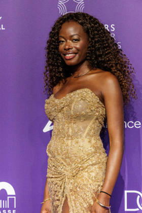 18.06.2026. Düsseldorf. Shella am Purple Carpet bei der Verleihung des Deutschen Parfumpreises DUFTSTARS 2026 in der Düsseldorfer Rheinterrasse. Die DUFTSTARS zählen zu den renommiertesten Beauty- und Duft-Awards Deutschlands und bringen jedes Jahr Persönlichkeiten aus Beauty, Fashion, Medien und Entertainment zusammen. Düsseldorf Rheinterrasse Nordrhein-Westfalen Deutschland