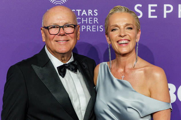 18.06.2026. Düsseldorf. Wolfgang und Gina Drewalowski am Purple Carpet bei der Verleihung des Deutschen Parfumpreises DUFTSTARS 2026 in der Düsseldorfer Rheinterrasse. Die DUFTSTARS zählen zu den renommiertesten Beauty- und Duft-Awards Deutschlands und bringen jedes Jahr Persönlichkeiten aus Beauty, Fashion, Medien und Entertainment zusammen. Düsseldorf Rheinterrasse Nordrhein-Westfalen Deutschland