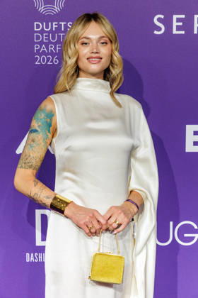 18.06.2026. Düsseldorf. Olga Löffler am Purple Carpet bei der Verleihung des Deutschen Parfumpreises DUFTSTARS 2026 in der Düsseldorfer Rheinterrasse. Die DUFTSTARS zählen zu den renommiertesten Beauty- und Duft-Awards Deutschlands und bringen jedes Jahr Persönlichkeiten aus Beauty, Fashion, Medien und Entertainment zusammen. Düsseldorf Rheinterrasse Nordrhein-Westfalen Deutschland