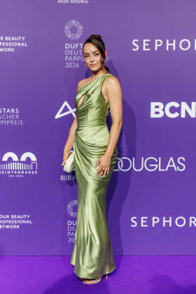 18.06.2026. Düsseldorf. Lara Runarsson am Purple Carpet bei der Verleihung des Deutschen Parfumpreises DUFTSTARS 2026 in der Düsseldorfer Rheinterrasse. Die DUFTSTARS zählen zu den renommiertesten Beauty- und Duft-Awards Deutschlands und bringen jedes Jahr Persönlichkeiten aus Beauty, Fashion, Medien und Entertainment zusammen. Düsseldorf Rheinterrasse Nordrhein-Westfalen Deutschland