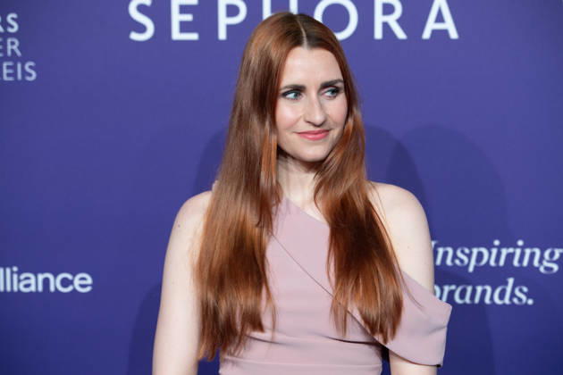 Bella LESNIK, Moderatorin, Portraet, Porträt, Portrait, Angeschnittenes Einzelbild, Einzelmotiv, Roter Teppich, Red Carpet Show, Purple Carpet, Ankunft, arrival, bei den DUFTSTARS 2026 - Deutscher Parfumpreis Verleihung des deutschen Parfumpreises DUFTSTARS durch die Fragrance Foundation am 18.06.2026, Rheinterrassen, Duesseldorf.