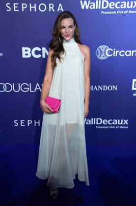 Annika LAU, Moderatorin, Roter Teppich, Red Carpet Show, Purple Carpet, Ankunft, arrival, bei den DUFTSTARS 2026 - Deutscher Parfumpreis Verleihung des deutschen Parfumpreises DUFTSTARS durch die Fragrance Foundation am 18.06.2026, Rheinterrassen, Duesseldorf.