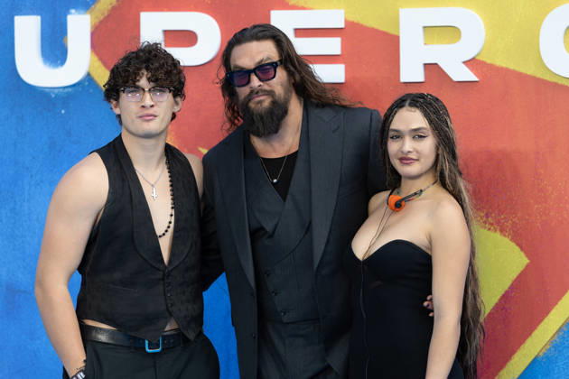 UK Sneak Peak Fan Event for SUPERGIRL in London - 18 Jun 2026 (L-R), Nakoa-Wolf Momoa, Jason Momoa and Lola Iolani Momoa attend the UK Sneak Peak Fan Event for SUPERGIRL at Cineworld. London United Kingdom Copyright: xPhilxLewisx xSOPAxImagesx NakoaMomoaJasonMomoaLolaMomoa-6817