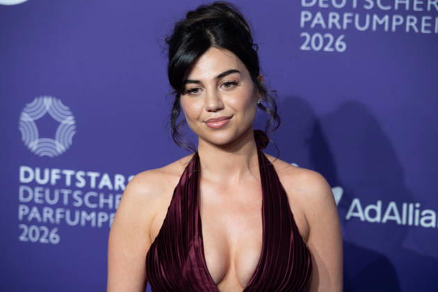NIHAN, Influencerin, Portraet, Porträt, Portrait, Angeschnittenes Einzelbild, Einzelmotiv, Roter Teppich, Red Carpet Show, Purple Carpet, Ankunft, arrival, bei den DUFTSTARS 2026 - Deutscher Parfumpreis Verleihung des deutschen Parfumpreises DUFTSTARS durch die Fragrance Foundation am 18.06.2026, Rheinterrassen, Duesseldorf.