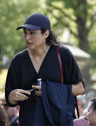 Golshifteh Farahani at Mr. Satrapi’s funeral at the Père Lachaise Crematorium in Paris on June 19, 2026. The author of the famous graphic novel, which was adapted into a film, Persepolis, died on June 3, 2026, at the age of 56, inconsolable over the loss of her husband, M. Ripa, which occurred a year earlier. Cyril Moreau Bestimage The funeral of M. Satrapi at the Père Lachaise Crematorium in Paris, on June 19, 2026. The author of the famous graphic novel, adapted into a film, Persepolis, died on June 3, 2026, at the age of 56, inconsolable over the loss of her husband, M. Ripa, which occurred a year earlier. Paris, France,detected_source_language Copyright: xCYRILxMOREAUx xBESTIMAGExCYRILxMOREAUx xBESTIMAGEx