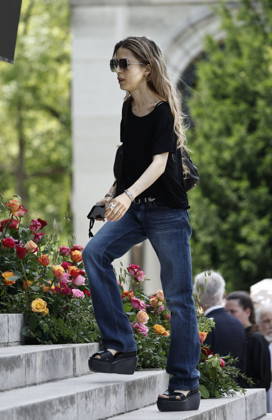 Tristane Banon at the funeral of Mr. Satrapi at the Père Lachaise Crematorium in Paris on June 19, 2026. The author of the famous graphic novel, which was adapted into a film, Persepolis, died on June 3, 2026, at the age of 56, inconsolable over the loss of her husband, M. Ripa, which occurred a year earlier. Cyril Moreau Bestimage The funeral of M. Satrapi at the Père Lachaise Crematorium in Paris, on June 19, 2026. The author of the famous graphic novel, adapted into a film, Persepolis, died on June 3, 2026, at the age of 56, inconsolable over the loss of her husband, M. Ripa, which occurred a year earlier. Paris, France,detected_source_language Copyright: xCYRILxMOREAUx xBESTIMAGExCYRILxMOREAUx xBESTIMAGEx