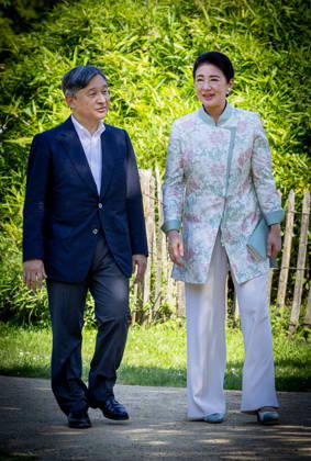 19-06-2026 Amsterdam Emperor Naruhito of Japan and Empress Masako planting a cherry tree in the Blossom Park in the Amsterdam Forest on the 3rd and last day of the 3 day statevisit to the Netherlands. Â  Copyright: xPPEx