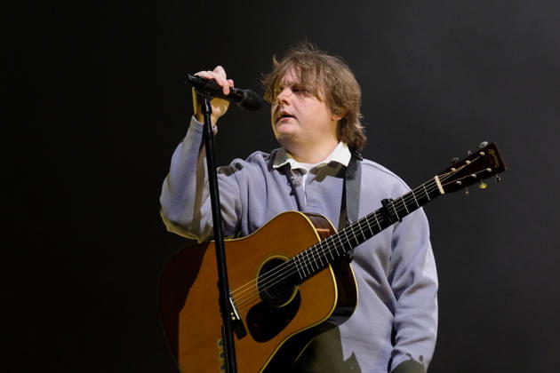 Lewis Capaldi, performs live on stage at the Isle of Wight festival in Newport, UK -19 Jun 2026 Scottish singer songwriter Lewis Marc Capaldi, known professionally as Lewis Capaldi, performs live on stage at the Isle of Wight festival. His single Someone You Loved topped the UK Singles Chart where it remained for seven weeks, and it was nominated at the 62nd Annual Grammy Awards for Song of the Year Newport United Kingdom Copyright: xDawnxFletcher-Parkx xSOPAxImagesx DSCF4746