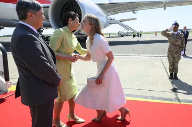 Crown Princess Elisabeth welcomes Japanese Emperor Naruhito and Japanese Empress Masako upon the arrival at Melsbroek military airport for an official state visit of the Japanese Emperor and Empress to Belgium, on Saturday 20 June 2026, in Brussels. The Emperor and Empress of Japan visit Belgium from June 20-25.  POOLxPHILIPxREYNAERS 178446534