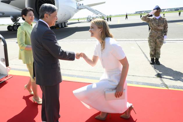 Crown Princess Elisabeth welcomes Japanese Emperor Naruhito and Japanese Empress Masako upon the arrival at Melsbroek military airport for an official state visit of the Japanese Emperor and Empress to Belgium, on Saturday 20 June 2026, in Brussels. The Emperor and Empress of Japan visit Belgium from June 20-25.  POOLxPHILIPxREYNAERS 178447258