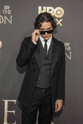 ABB HBO- Harry Collett Sonnenbrille zu Gast auf dem schwarzen Teppich bei der Deutschland Premiere zur dritten Staffel der HBO Original Serie House of the Dragon im Kino International am 19.06.2026 in Berlin Berlin Deutschland