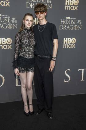 ABB HBO- Lucy Hellenbrecht mit Finn zu Gast auf dem schwarzen Teppich bei der Deutschland Premiere zur dritten Staffel der HBO Original Serie House of the Dragon im Kino International am 19.06.2026 in Berlin Berlin Deutschland