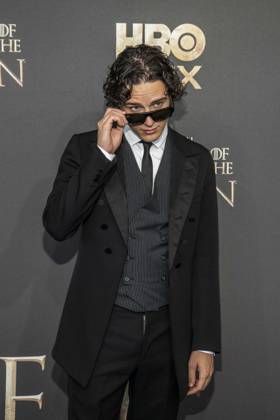 ABB HBO- Harry Collett Sonnenbrille zu Gast auf dem schwarzen Teppich bei der Deutschland Premiere zur dritten Staffel der HBO Original Serie House of the Dragon im Kino International am 19.06.2026 in Berlin Berlin Deutschland