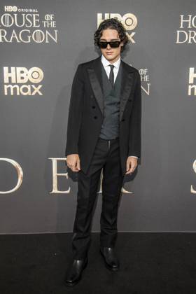 ABB HBO- Harry Collett Sonnenbrille zu Gast auf dem schwarzen Teppich bei der Deutschland Premiere zur dritten Staffel der HBO Original Serie House of the Dragon im Kino International am 19.06.2026 in Berlin Berlin Deutschland