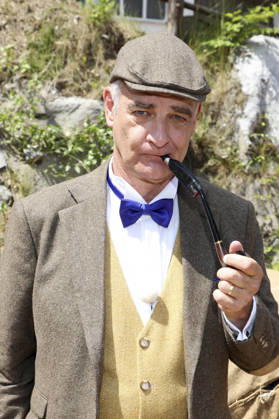 ABB KARLMAY- Heinrich Schafmeister als Sir John Raffley die Schauspieler in Maske und Kostuem am Freitag 19.06.2026 bei der Generalprobe zum Stueck Im Tal des Todes bei den Karl-May-Spielen 2026 im Indian Village am Kalkberg Die Premiere findet am 27. Juni in der Freilichtbuehne am Kalkberg in Bad Segeberg statt Schleswig-Holstein Deutschland