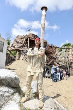 ABB KARLMAY- Alexander Klaws Winnetou Schauspieler in Maske und Kostuem am Freitag 19.06.2026 bei der Generalprobe zum Stueck Im Tal des Todes bei den Karl-May-Spielen 2026 im Indian Village am Kalkberg Die Premiere findet am 27. Juni in der Freilichtbuehne am Kalkberg in Bad Segeberg statt Schleswig-Holstein Deutschland