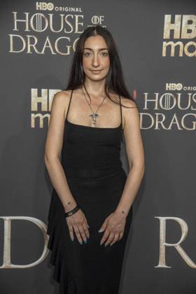 ABB HBO- Eda Vendetta zu Gast auf dem schwarzen Teppich bei der Deutschland Premiere zur dritten Staffel der HBO Original Serie House of the Dragon im Kino International am 19.06.2026 in Berlin Berlin Deutschland