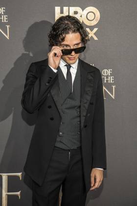 ABB HBO- Harry Collett Sonnenbrille zu Gast auf dem schwarzen Teppich bei der Deutschland Premiere zur dritten Staffel der HBO Original Serie House of the Dragon im Kino International am 19.06.2026 in Berlin Berlin Deutschland