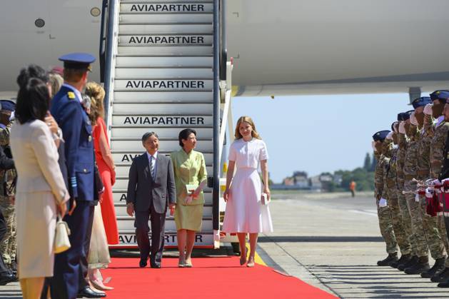 Crown Princess Elisabeth welcomes Japanese Emperor Naruhito and Japanese Empress Masako upon the arrival at Melsbroek military airport for an official state visit of the Japanese Emperor and Empress to Belgium, on Saturday 20 June 2026, in Brussels. The Emperor and Empress of Japan visit Belgium from June 20-25.  POOLxPHILIPxREYNAERS 178450932