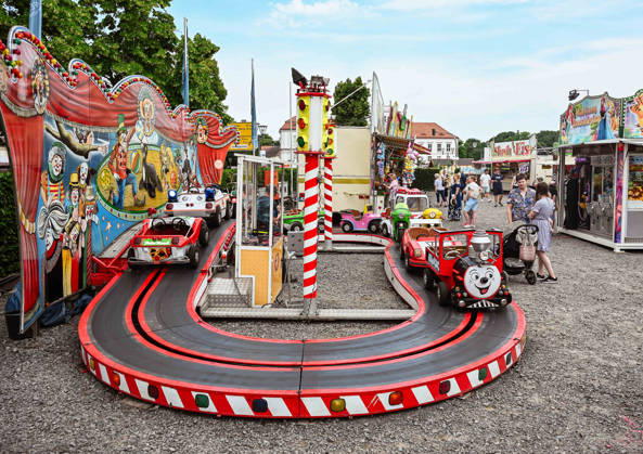 20.06.2026, xlakx, Entertainment, Oranienburger Stadtfest v.l. Zwischen Fahrgeschäften, Spielständen und Verkaufsbuden besuchen Familien und Gäste die Veranstaltung. Oranienburg