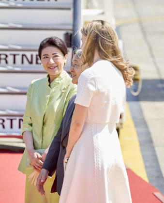 Crown Princess Elisabeth Welcomes Japanese Emperor and Empress - Brussels Emperor Naruhito of Japan and his wife, Empress Masako are welcomed by Princess Elisabeth of Belgium upon their arrival at Melsbroek airport in Brussels, Belgium, 20 June 2026. The Japanese imperial majesties are on a state visit to Belgium. This year, Belgium and Japan celebrate 160 years of diplomatic relations. This state visit is therefore the opportunity to confirm the close ties between the two countries, which are also reflected in the special bond between the Belgian royal family and the Japanese imperial family Photo by Olivier Polet ABACAPRESS.COM Brussels Belgium  Copyright: xPoletxOlivier ABACAx