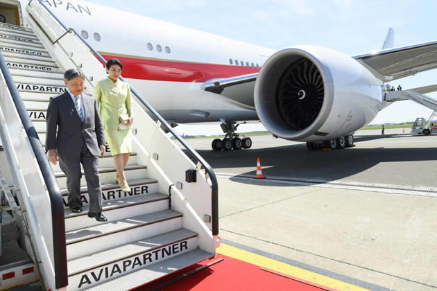Crown Princess Elisabeth Welcomes Japanese Emperor and Empress - Brussels Emperor Naruhito of Japan and his wife, Empress Masako are welcomed by Princess Elisabeth of Belgium upon their arrival at Melsbroek airport in Brussels, Belgium, 20 June 2026. The Japanese imperial majesties are on a state visit to Belgium. This year, Belgium and Japan celebrate 160 years of diplomatic relations. This state visit is therefore the opportunity to confirm the close ties between the two countries, which are also reflected in the special bond between the Belgian royal family and the Japanese imperial family Photo by Pool ABACAPRESS.COM Brussels Belgium  Copyright: xABACAx
