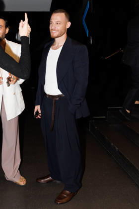 News - Dolce&Gabbana Spring 2027 Men s Collections Show - Celebrities MILAN, ITALY - JUNE 20, 2026: Kerem Bursin leaves the Dolce&amp;Gabbana Men s Spring Summer 2027 collection runway show during the Milan Fashion Week Menswear in Milan, Italy. Photo: Cinzia Camela. Milan Metropol Italy Copyright: xCinziaxCamelax xLiveMediax LPN_2529181