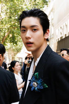 News - Dolce&Gabbana Spring 2027 Men s Collections Show - Celebrities MILAN, ITALY - JUNE 20, 2026: Soobin of Tomorrow X Together leaves the Dolce&amp;Gabbana Men s Spring Summer 2027 collection runway show during the Milan Fashion Week Menswear in Milan, Italy. Photo: Cinzia Camela. Milan Metropol Italy Copyright: xCinziaxCamelax xLiveMediax LPN_2529199