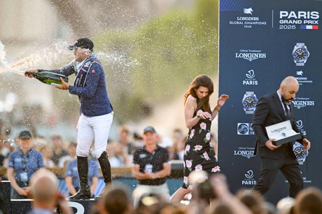 Olivier Perreau, 3rd place at GL Events Dorai dAiguilly; Charlotte Casiraghi and Patrick Aoun, CEO of Longines, during the awards ceremony for the CSI5 in Paris, France,detected_source_language  Copyright: xPerusseau-Veerenx xBestimagexPerusseau-Veerenx xBestimagex