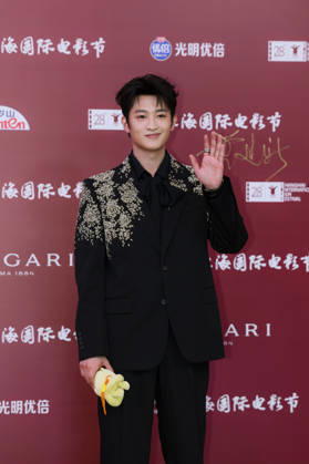 SHANGHAI, CHINA - JUNE 20: Actor Shi Pengyuan arrives at the red carpet of the closing ceremony for the 28th Shanghai International Film Festival on June 20, 2026 in Shanghai, China.  Copyright: xVCGx 111649386734