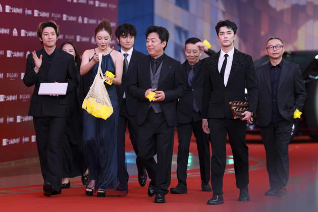 SHANGHAI, CHINA - JUNE 20: Actor Huang Bo, actor Leo Wu Lei, actress Gao Ye and actor Sun Yang arrive at the red carpet of the closing ceremony for the 28th Shanghai International Film Festival on June 20, 2026 in Shanghai, China.  Copyright: xVCGx 111649386669
