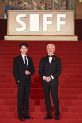 SHANGHAI, CHINA - JUNE 20: Actor Leo Wu Lei (L) arrives at the red carpet of the closing ceremony for the 28th Shanghai International Film Festival on June 20, 2026 in Shanghai, China.  Copyright: xVCGx 111649392993
