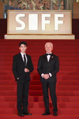 SHANGHAI, CHINA - JUNE 20: Actor Leo Wu Lei (L) arrives at the red carpet of the closing ceremony for the 28th Shanghai International Film Festival on June 20, 2026 in Shanghai, China.  Copyright: xVCGx 111649392994