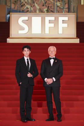 SHANGHAI, CHINA - JUNE 20: Actor Leo Wu Lei (L) arrives at the red carpet of the closing ceremony for the 28th Shanghai International Film Festival on June 20, 2026 in Shanghai, China.  Copyright: xVCGx 111649392995