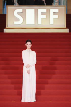 SHANGHAI, CHINA - JUNE 20: Actress Chen Haoyu arrives at the red carpet of the closing ceremony for the 28th Shanghai International Film Festival on June 20, 2026 in Shanghai, China.  Copyright: xVCGx 111649391085