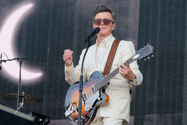 Rick Astley performs at the Isle of Wight festival in Newport, UK - 20 Jun 2026 English singer, songwriter, radio DJ and podcaster, Richard Paul Astley, known professionally as Rick Astley, performing live on stage at the Isle of Wight festival. His debut single Never Gonna Give You Up was a No. 1 hit in more than 25 countries, winning the 1988 Brit Award for Best British Single Newport United Kingdom Copyright: xDawnxFletcher-Parkx xSOPAxImagesx DSCF5254