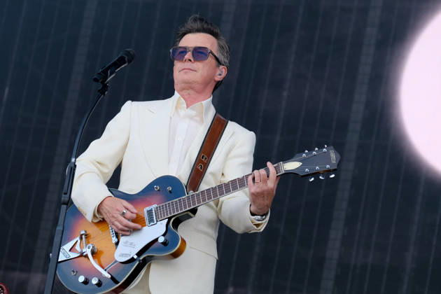 Rick Astley performs at the Isle of Wight festival in Newport, UK - 20 Jun 2026 English singer, songwriter, radio DJ and podcaster, Richard Paul Astley, known professionally as Rick Astley, performing live on stage at the Isle of Wight festival. His debut single Never Gonna Give You Up was a No. 1 hit in more than 25 countries, winning the 1988 Brit Award for Best British Single Newport United Kingdom Copyright: xDawnxFletcher-Parkx xSOPAxImagesx DSCF5259