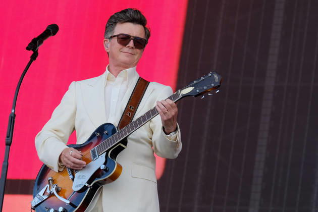 Rick Astley performs at the Isle of Wight festival in Newport, UK - 20 Jun 2026 English singer, songwriter, radio DJ and podcaster, Richard Paul Astley, known professionally as Rick Astley, performing live on stage at the Isle of Wight festival. His debut single Never Gonna Give You Up was a No. 1 hit in more than 25 countries, winning the 1988 Brit Award for Best British Single Newport United Kingdom Copyright: xDawnxFletcher-Parkx xSOPAxImagesx DSCF5264