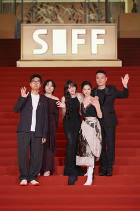 SHANGHAI, CHINA - JUNE 20: Director Liu Xiaoyang, screenwriter Zhang Xiaoying, actress Vicky Chen (aka Wen Qi), actress Ni Hongjie and actor Yu Entai arrive at the red carpet of the closing ceremony for the 28th Shanghai International Film Festival on June 20, 2026 in Shanghai, China.  Copyright: xVCGx 111649394323