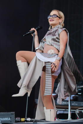Rita Ora performs at the Isle of Wight festival in Newport, UK - 20 Jun 2026 Yugoslavian born singer songwriter and actor Rita Sahatçiu Ora, known professionally as Rita Ora, performing live on stage at the isle of Wight festival. Newport United Kingdom Copyright: xDawnxFletcher-Parkx xSOPAxImagesx DSCF5467