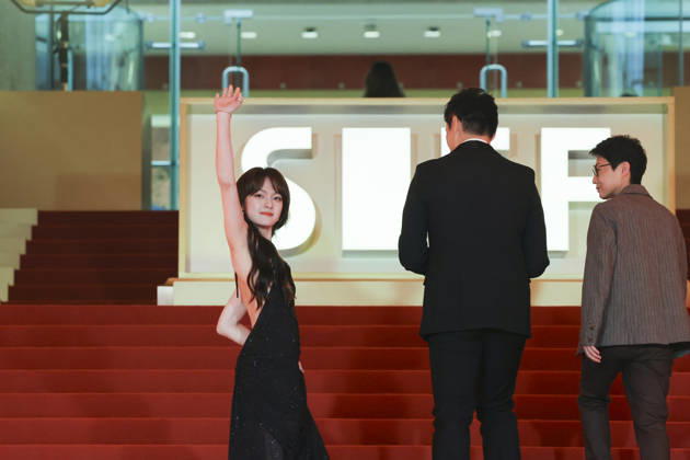 SHANGHAI, CHINA - JUNE 20: Actress Vicky Chen (aka Wen Qi) arrives at the red carpet of the closing ceremony for the 28th Shanghai International Film Festival on June 20, 2026 in Shanghai, China.  Copyright: xVCGx 111649391178