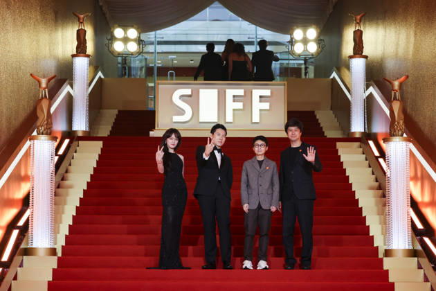 SHANGHAI, CHINA - JUNE 20: Actress Vicky Chen (aka Wen Qi) (L1) and film director Anthony Chen (L2) arrive at the red carpet of the closing ceremony for the 28th Shanghai International Film Festival on June 20, 2026 in Shanghai, China.  Copyright: xVCGx 111649391173