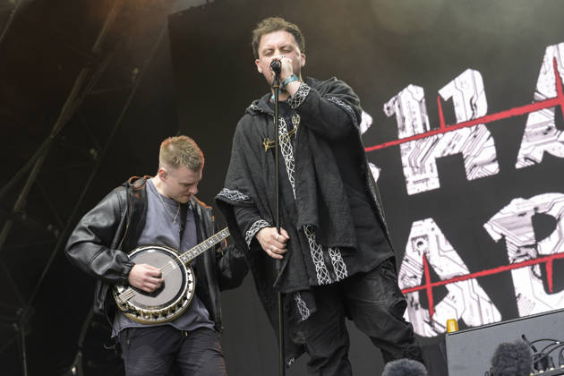 Musical Festival in Glasgow, UK - 20 Jun 2026 Ronan Bell, Ted Conway of Chasing Abbey performs live on stage at Glasgow Green. Glasgow United Kingdom Copyright: xStuartxWestwoodx xSOPAxImagesx SWESTWOOD17